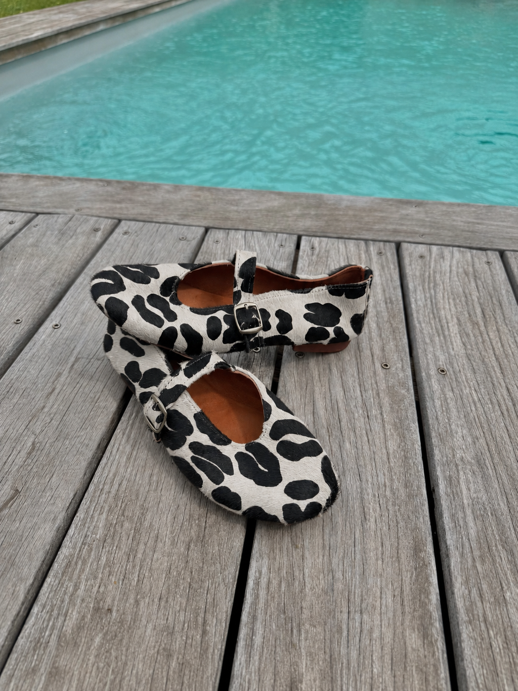 ballerines cuir motif bisous